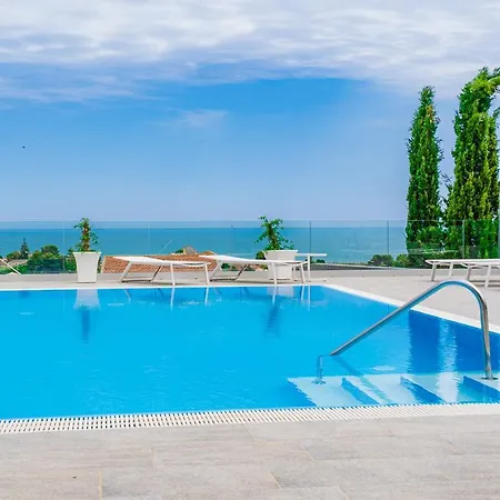 La Perla 4*
