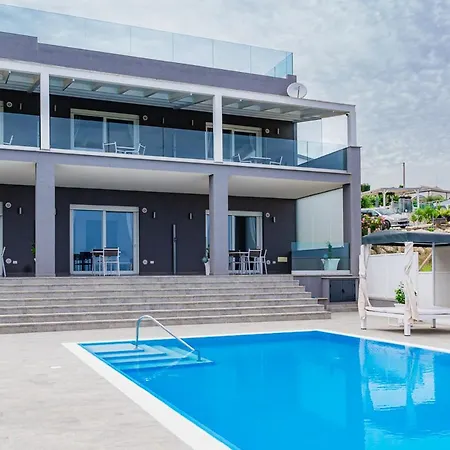 La Perla Bed & Breakfast 4*