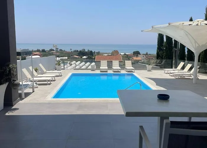 La Perla 4* ליקאטה