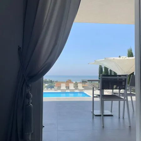 La Perla Bed and breakfast 4*